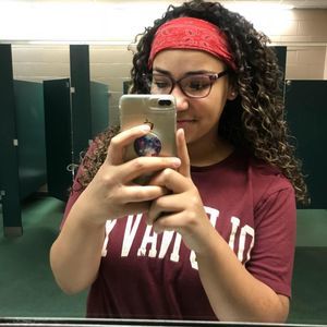 Meet your Posher, Desiree